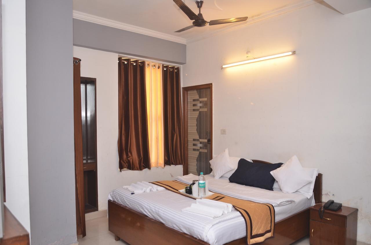 Oyo 8076 Hotel Europe Plaza Lucknow Buitenkant foto