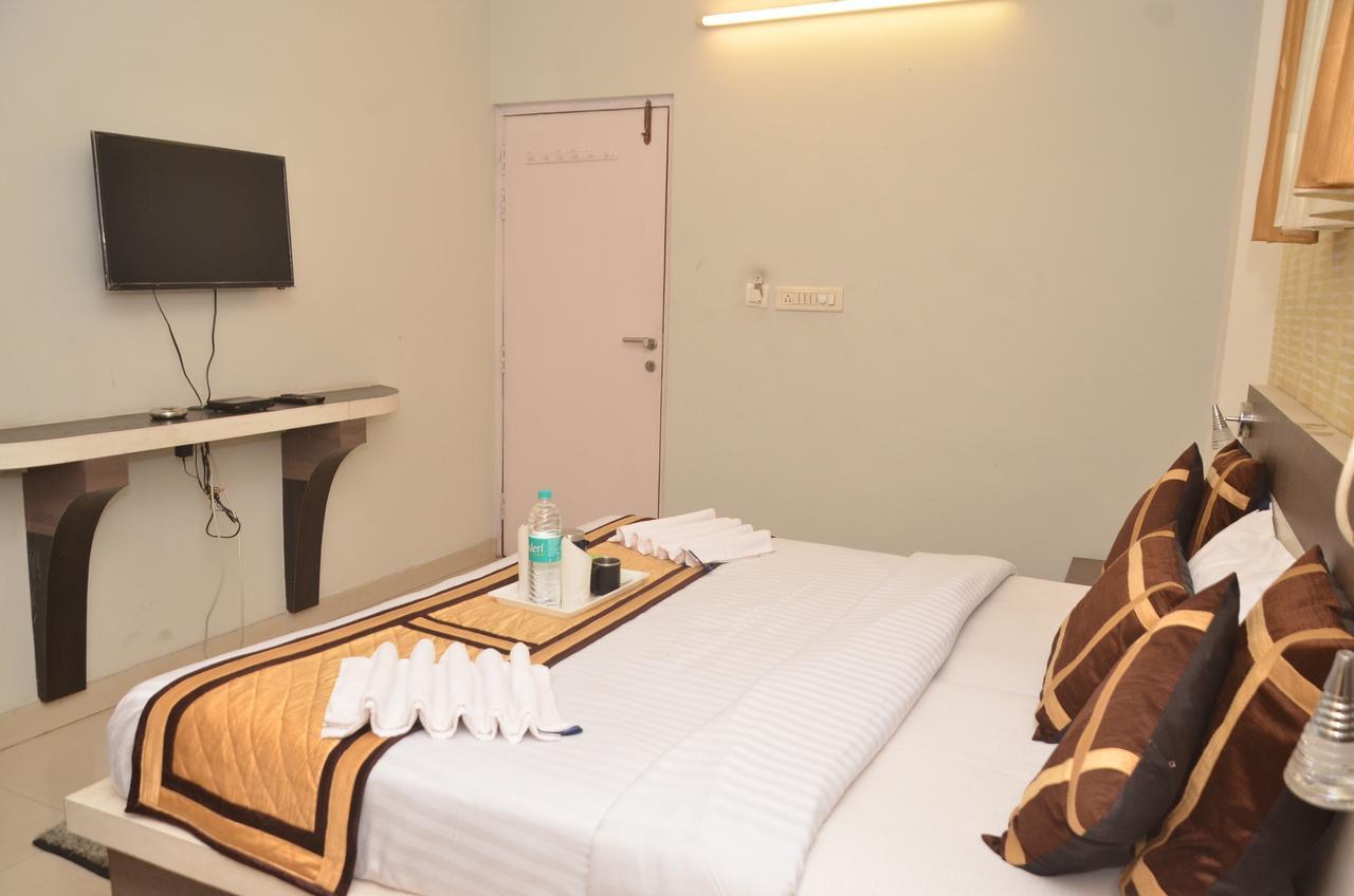 Oyo 8076 Hotel Europe Plaza Lucknow Buitenkant foto